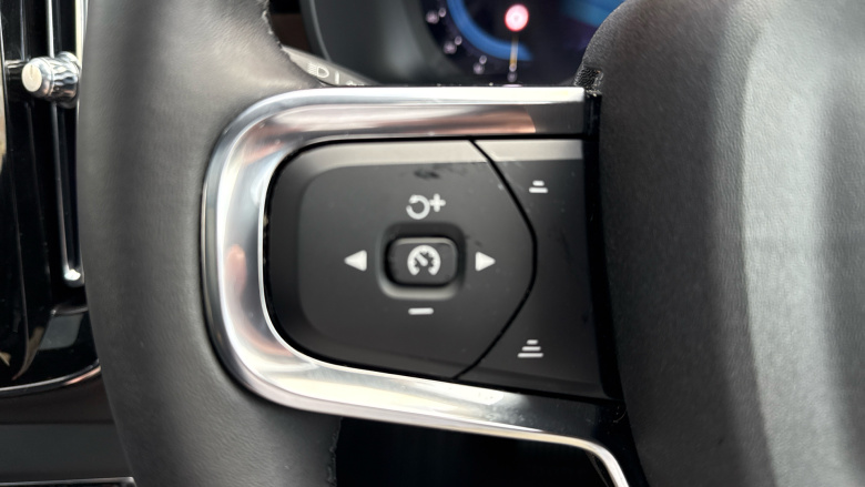 Volvo XC40 300kW Recharge Twin Ultimate 82kWh 5dr AWD Auto Electric Estate